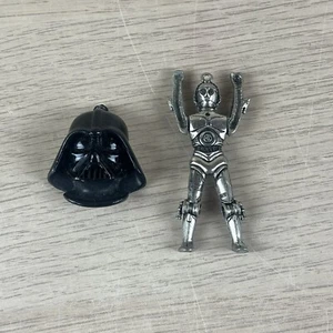 VINTAGE 1977 Star Wars C3PO & Darth Vader Necklace Pendant Charm moving arms - Picture 1 of 6