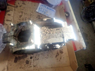 Cárteres de motor/motor Kawasaki KT 250 1974 Trials izquierda/derecha Foto 1 de 4