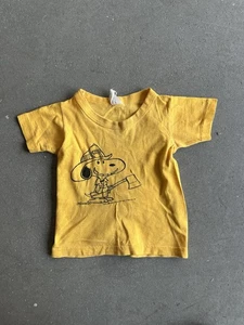 Vintage Snoopy Tshirt Firemen Single Stitch Yellow Toddler Kids Size 8 - Picture 1 of 9