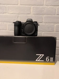 Nikon Z 6II 24.5MP Spiegellose Kamera - Schwarz (Nur Gehäuse) - Bild 1 von 3