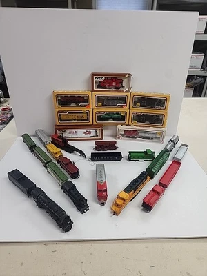 Lote de 29 trenes vintage a escala HO — motores, coches y piezas (sin probar) como están  Foto 1 de 4