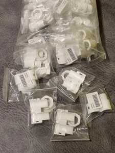 100 x Newlec 20mm Round PVC Conduit Split Glands with Nylon Locknut - White N20G - Picture 1 of 2