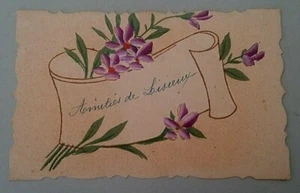 Carte postale CPA fantaisie décor peint à la main carton Amitiés de Lisieux - Foto 1 di 3