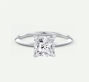 Anillo de oro blanco real de 18 quilates con diamantes cultivados creados en laboratorio talla princesa de 1,5 quilates IGI E/VVS - Imagen 1 de 2