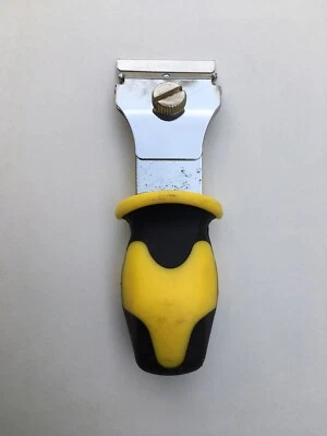 5” Heavy Duty Stubby Razor Blade Scraper w/ Comfort Soft Grip Handle  - Image 1 of 2