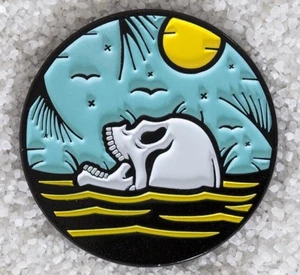 PERMANENT ISLAND PIN - DATA - SKULL - PARADISE - PINTRILL - OBEY - PINGAME - Picture 1 of 1