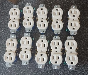 Eaton Duplex Receptacle 4270A. Almond. Lot of 10. New. Free Shipping - Picture 1 of 11