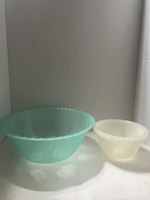 Juego de cuencos de plástico - 1 grande y 4 pequeños Foto 1 de 3