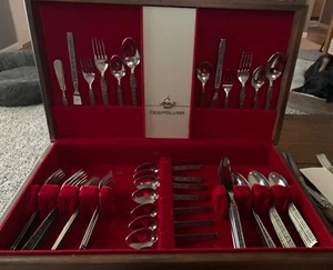 International Deep Silver Box Flatware Set - Picture 1 of 2