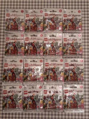 Lego minifigures series 6 (8827) complete unopened set new factory sealed - Image 1 of 4