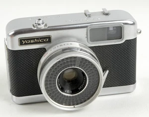 Yashica EZ-Matic vintage - Foto 1 di 6