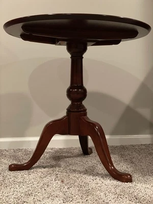 PA PENNSYLVANIA HOUSE Cherry Round Table w/Tilt - Beautiful Piece - Solid Wood - Image 1 of 4