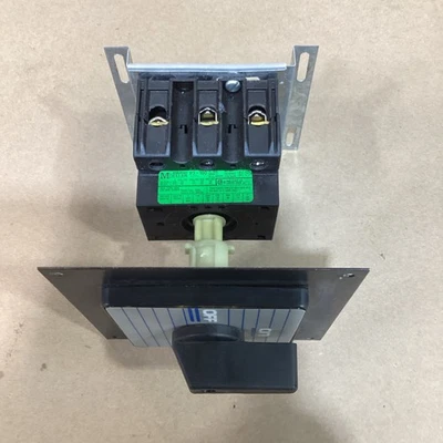 P3-100 Klockner Moeller Disconnect Switch 100A 600v - Image 1 of 3