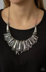 6" Quer Silber Paparazzi Halskette mit Ohrringen Set The Mane-Stream Neu mit Etikett - Bild 1 von 3