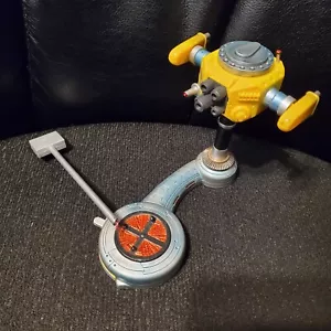 ToyBiz 2003 Cyclops X-Men Figura Soporte (completo pero roto, reparable) Leer - Imagen 1 de 2