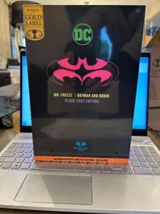 IN STOCK DC Multiverse MR FREEZE Batman & Robin Black Light Gold Label 7 Inch!!! - Picture 1 of 4