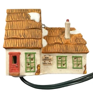 Departamento 56 Dickens Village The Cottage of Bob Cratchet & Tiny Tim adorno iluminado - Imagen 1 de 6