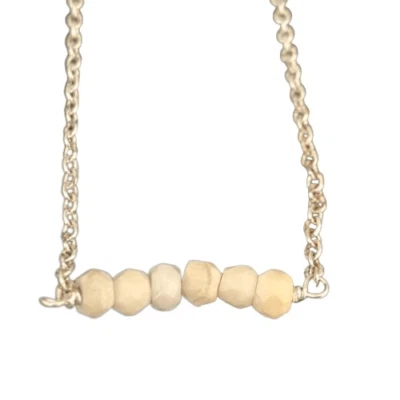 Collar Kris Nations Howlite Mystic Bar delicada joyería de piedra con cuentas Foto 1 de 4