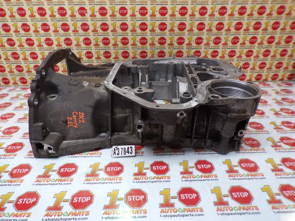 2010-2017 TOYOTA CAMRY UPPER OIL PAN 11420-36020 OEM - Image 1 of 4