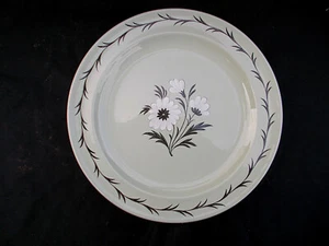 Wedgwood Aster Dessert Oder Fisch Platte Durchmesser 22.9cm - Picture 1 of 3