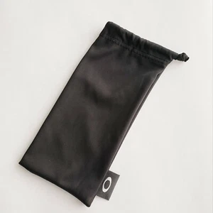 Auténtica bolsa de limpieza Oakley Flak Jacket microfibra almacenamiento gafas de sol negra - Imagen 1 de 1