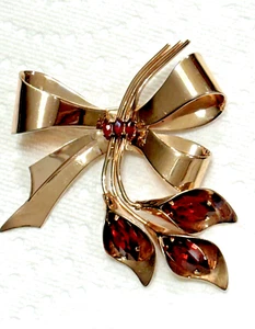 Broche vintage de oro rosa sobre ley con granates de Coro Craft - Imagen 1 de 9