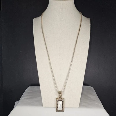 Premier Designs MADRE PERLA Collar Colgante Rectángulo TONO PLATA 24" Largo Foto 1 de 4