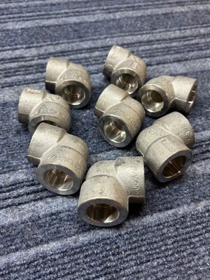 8 NEW 1/2" Weld 90 Degree Elbow 304/304L 3000# Stainless Steel Pipe (P3) - Image 1 of 4