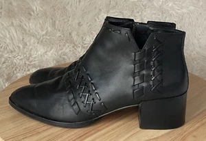 Donald Pliner Ankle Boots Black Bowery Size 7M - Picture 1 of 11