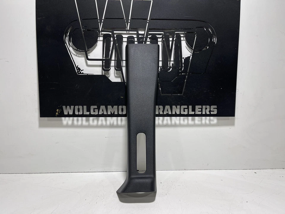 Cubierta del panel de ajuste del pilar B derecho del pasajero Jeep Wrangler JK JKU 07-10 5KF24TRMAC Foto 1 de 4