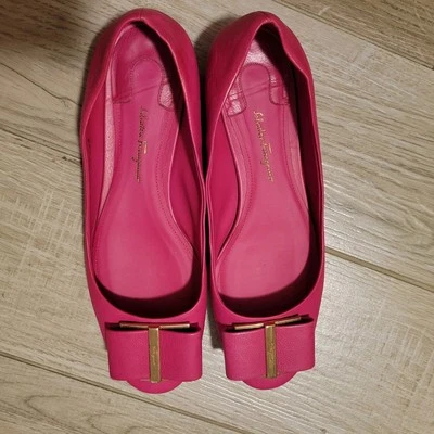 Ferragamo Capua Ballet Plano, Color Fucsia, Talla 6 1/2 Foto 1 de 4
