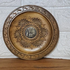7" ZAGREB Hand Carved Wooden Plate Plaque Souvenir Collectible - Picture 1 of 4