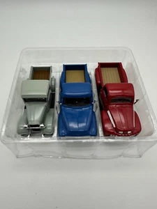 Road Signature Set of 3 Diecast 1:43 Ford Truck 1948 F-1 1953 & 1934 Pickup - Picture 1 of 1
