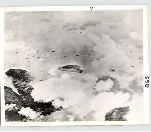 BATTLESHIPS Islands Truk Atoll OPERATION HAILSTONE Pacific WWII 1944 Press Photo - Picture 1 of 2