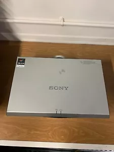SONY VPL-FE40 MULTIMEDIA PROJECTOR with FLIGHTCASE - price reduction! - Picture 1 of 22