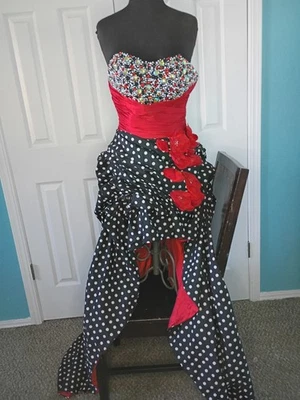 VESTIDO JOVANI ESPARTILHO ENFEITADO SEM ALÇAS COLETOR DE BOLINHAS DETALHE INFERIOR Tamanho 4 - Imagem 1 de 4