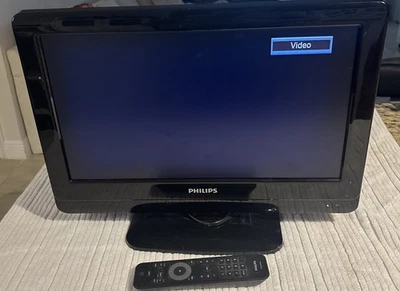 Philips 19PFL3505D/F7 19 inch LCD TV HDMI Flat Screen Gaming Television w/Remote - Image 1 of 4