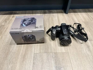 Fujifilm FinePix S Series S4200 14.0MP Digital Camera - Black - Tested & Working - Picture 1 of 8