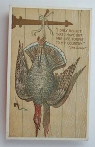 Postal de pavo en bolsas de Acción de Gracias de la década de 1910 pero una vida para dar - Imagen 1 de 1