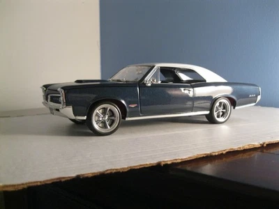 ertl 1:18 american muscle 1966 pontiac gto - Image 1 of 4