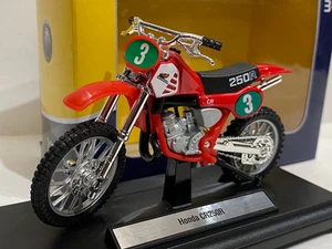 1:18 Honda CR250R Welly Legendary bikes Diecast Bike Motorcycle - Picture 1 of 6
