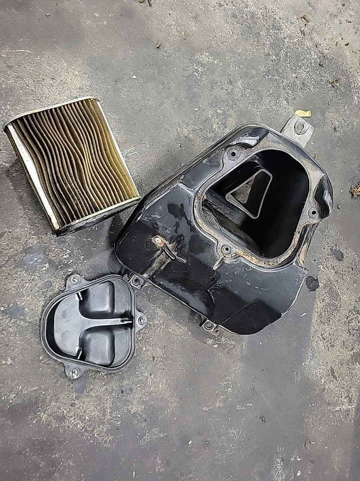 1985 1986 Honda Vt1100c Vt1100 Vt Shadow Air Cleaner Box - Image 1 of 4