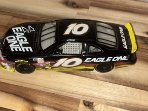 NASCAR Eagle One #10 Grand Prix coche de carreras diecast - negro/amarillo - vintage - Imagen 1 de 13