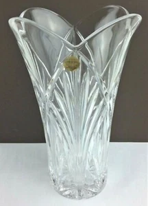 VINTAGE CAPRI ' LOTUS ' 24% LEAD CRYSTAL VASE Height 25cms Boxed - Picture 1 of 3