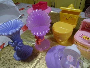 10=tres grand lot  d accessoires  b arbies grand modéle  siéges   etc... +jardin - Imagen 1 de 24