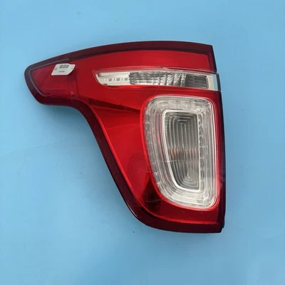 Luz trasera izquierda conductor izquierdo Ford Explorer 2011 2012 2013 2014 2015 Foto 1 de 4
