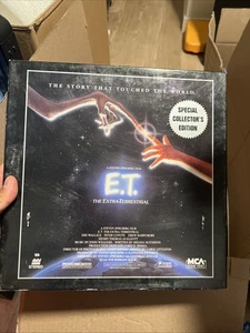 "E.T. The Extra-Terrestrial" Box Set Laserdisc LD - Collector's Edition - Picture 1 of 2