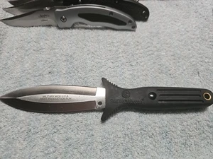 Smith & Wesson SW830 Wide Blade Boot Knife Military Tactical Rare Discontinued - Picture 1 of 7