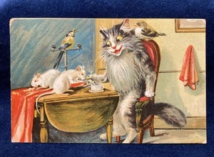 Maurice Boulanger Fantasy Kitty Cat Has Tea w MICE BIRDS Postal de Colección 1909 - Imagen 1 de 3