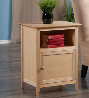 Nimitz Solid + Manufactured Wood Nightstand Foto 1 de 4